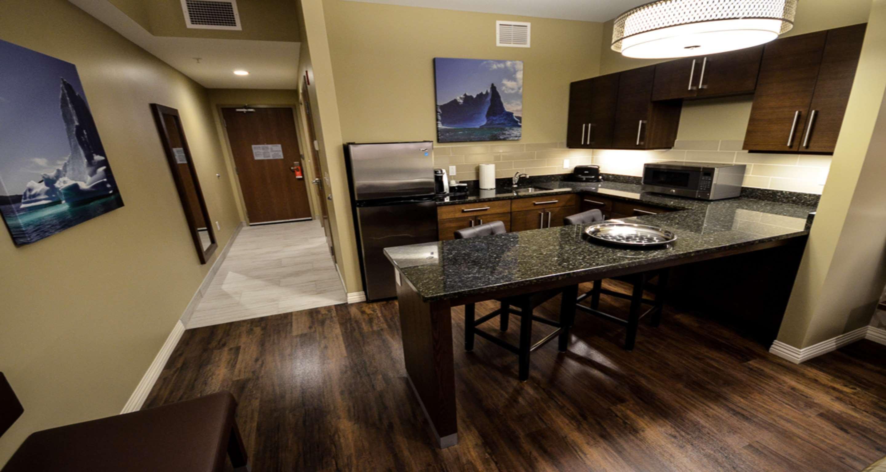 Best Western Plus St. John'S Airport Hotel And Suites Exterior foto